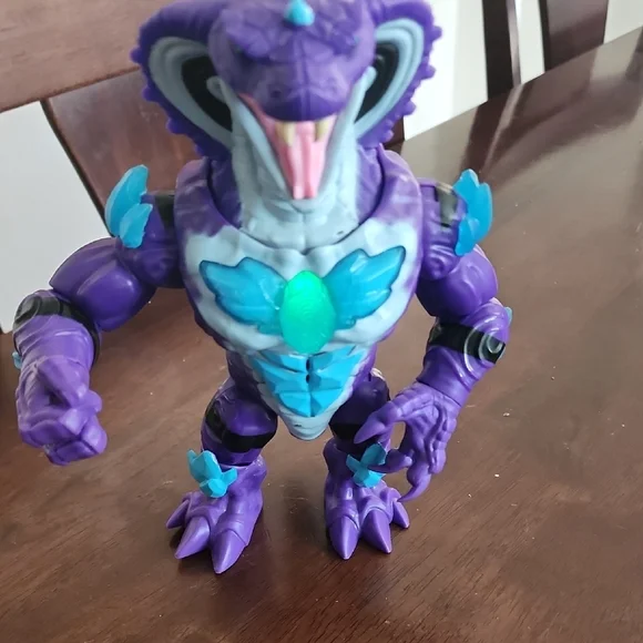 Bionic Lab Stealth Reptile Cobra Action Figure | Purple Blue Rare Toy - Picture 7 of 13